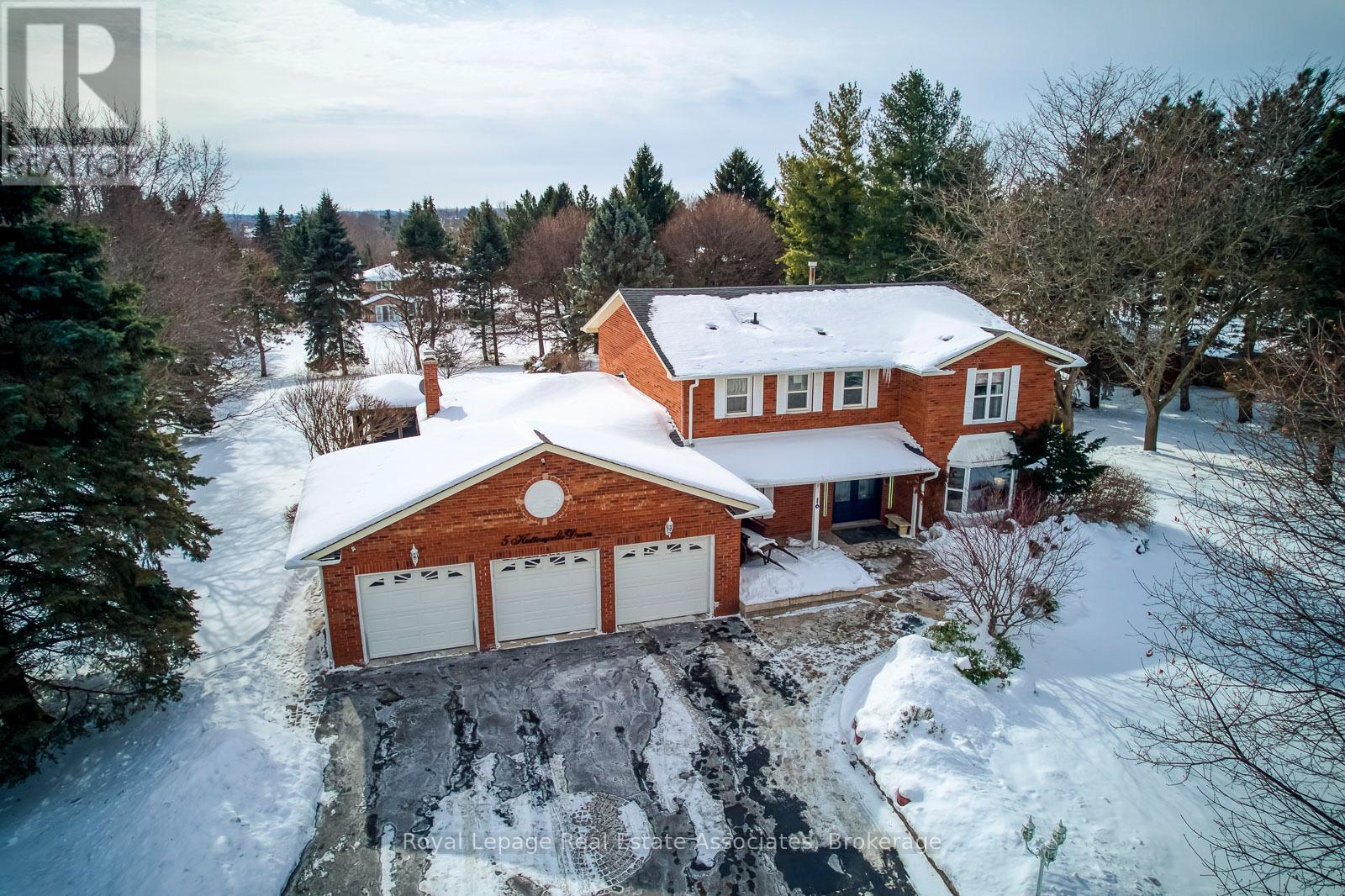 5 HUTTONVILLE DRIVE, Brampton, Ontario