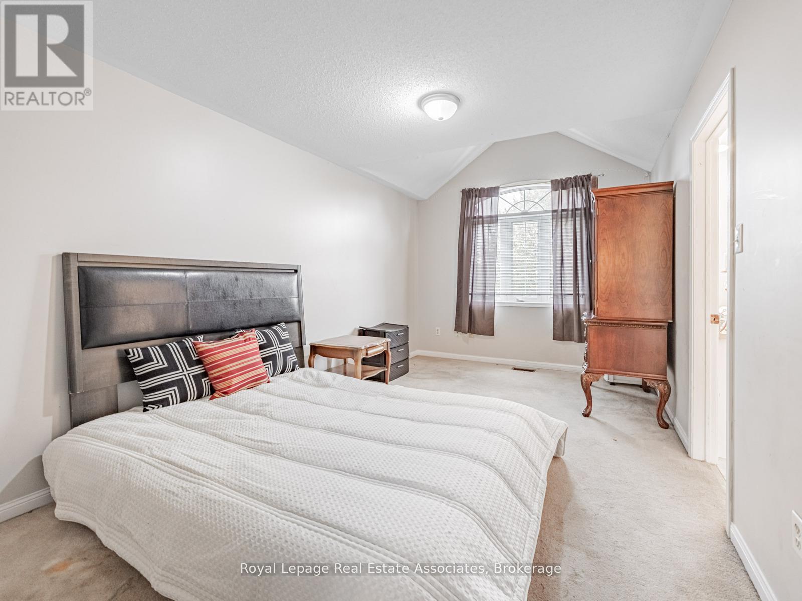 6214 Miriam Way, Mississauga, Ontario  L5N 8J6 - Photo 21 - W12969554