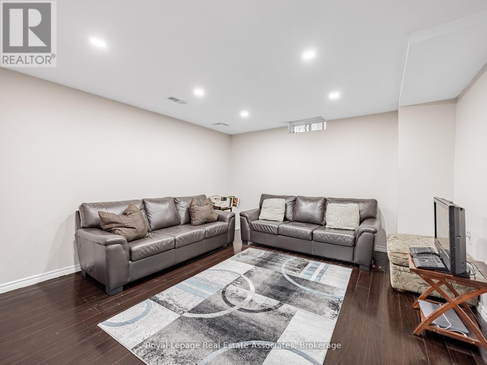 6214 Miriam Way, Mississauga, Ontario  L5N 8J6 - Photo 25 - W12969554