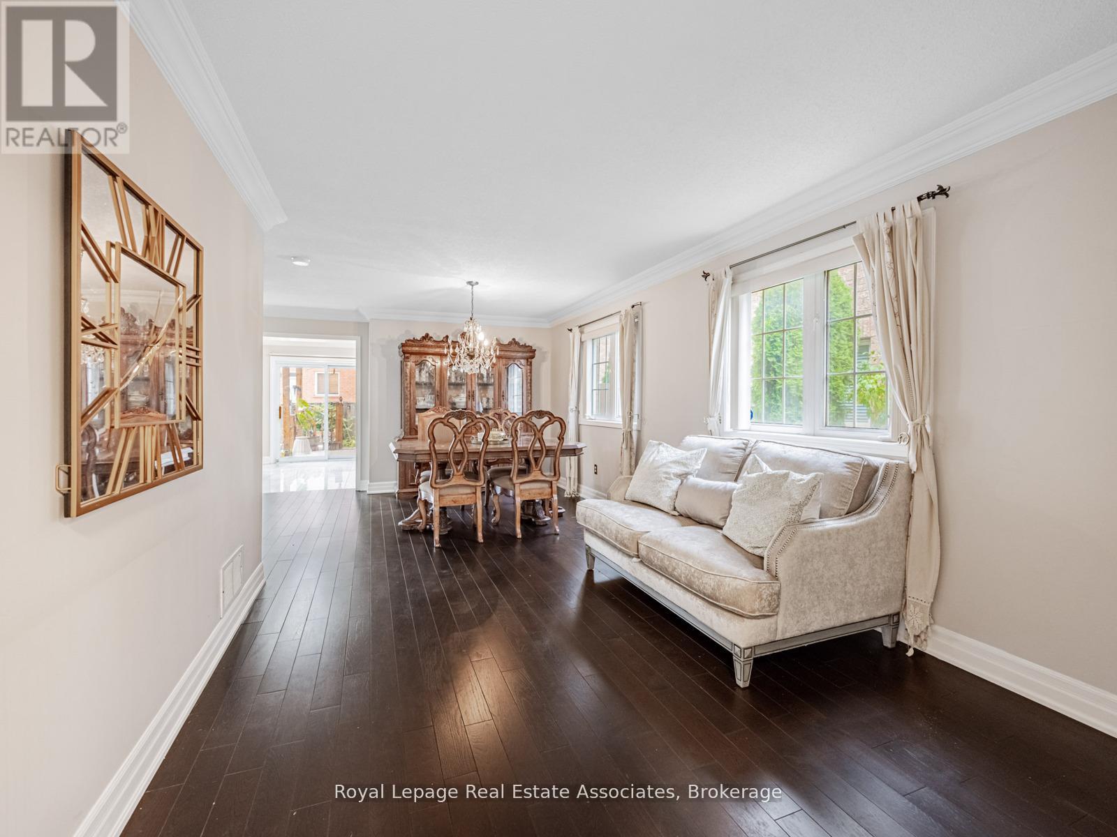 6214 Miriam Way, Mississauga, Ontario  L5N 8J6 - Photo 6 - W12969554