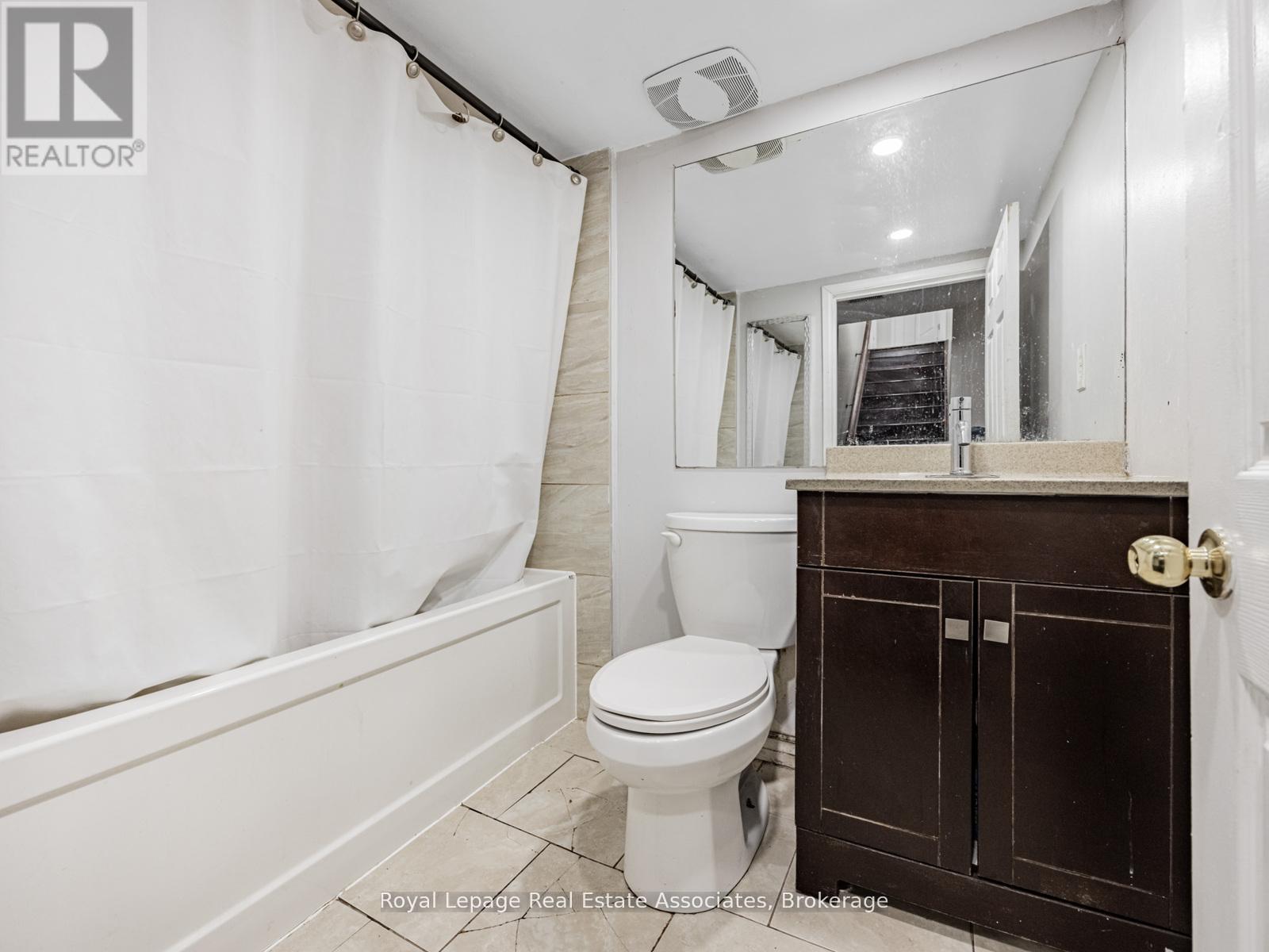6214 Miriam Way, Mississauga, Ontario  L5N 8J6 - Photo 28 - W12969554