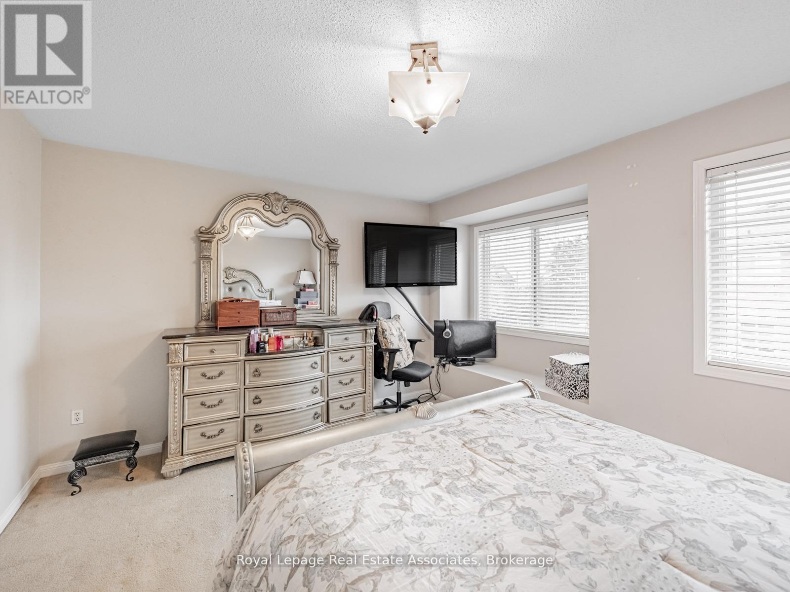 6214 Miriam Way, Mississauga, Ontario  L5N 8J6 - Photo 18 - W12969554