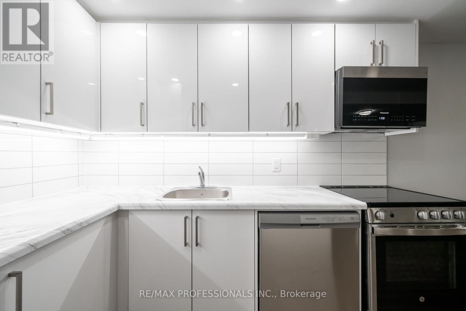 4 - 1485 King Street W, Toronto, Ontario  M6K 1J4 - Photo 2 - W13458604