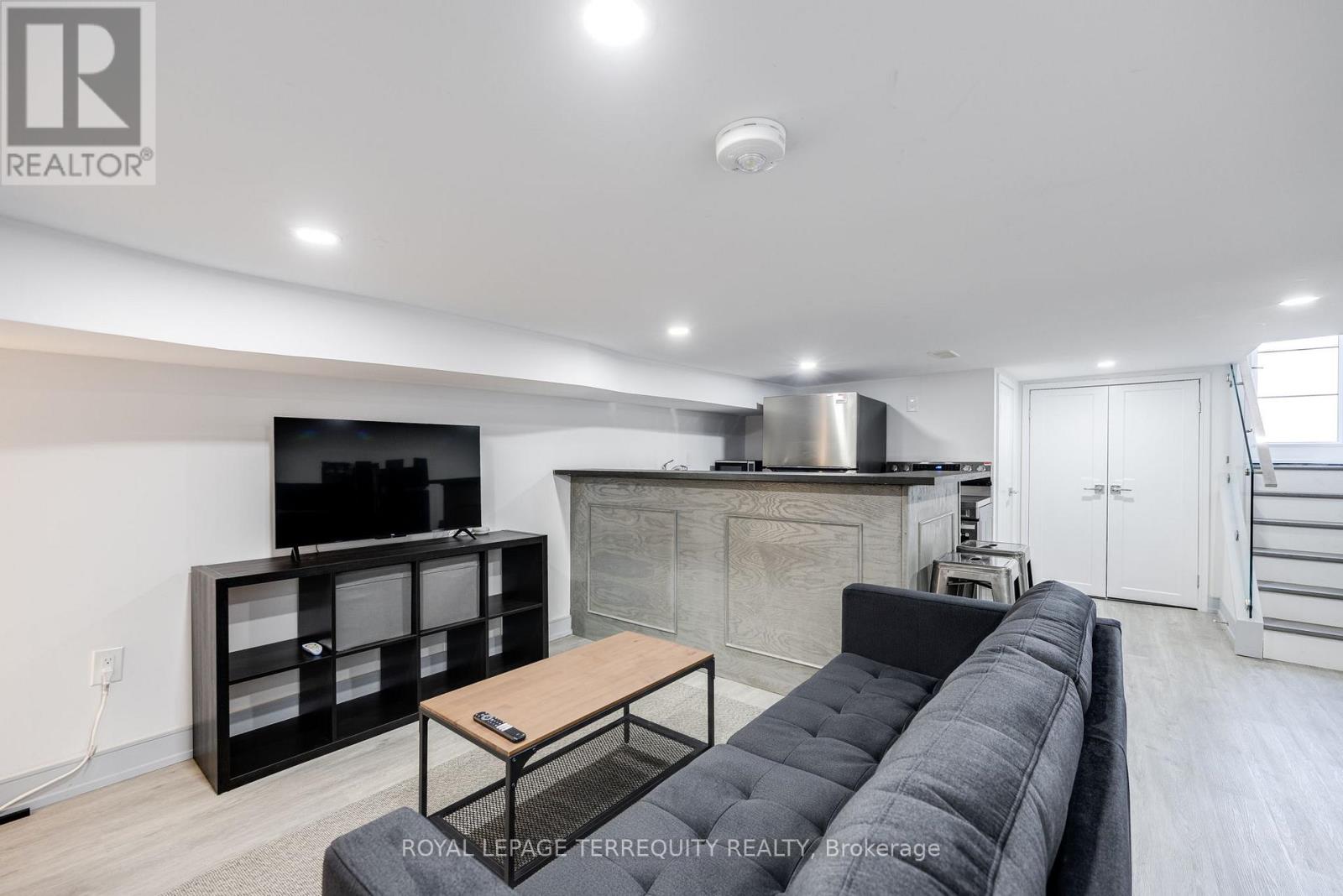 Bsmt - 668 Indian Road, Toronto, Ontario  M6P 2C9 - Photo 11 - W13458614