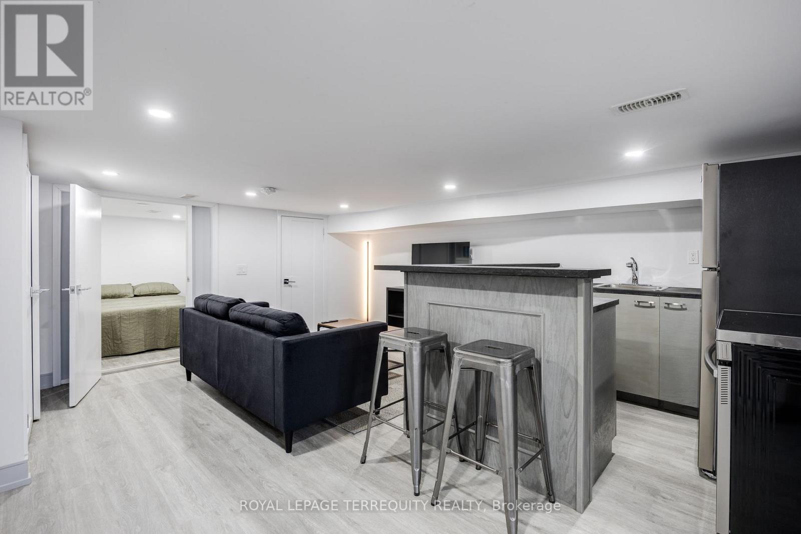 Bsmt - 668 Indian Road, Toronto, Ontario  M6P 2C9 - Photo 3 - W13458614