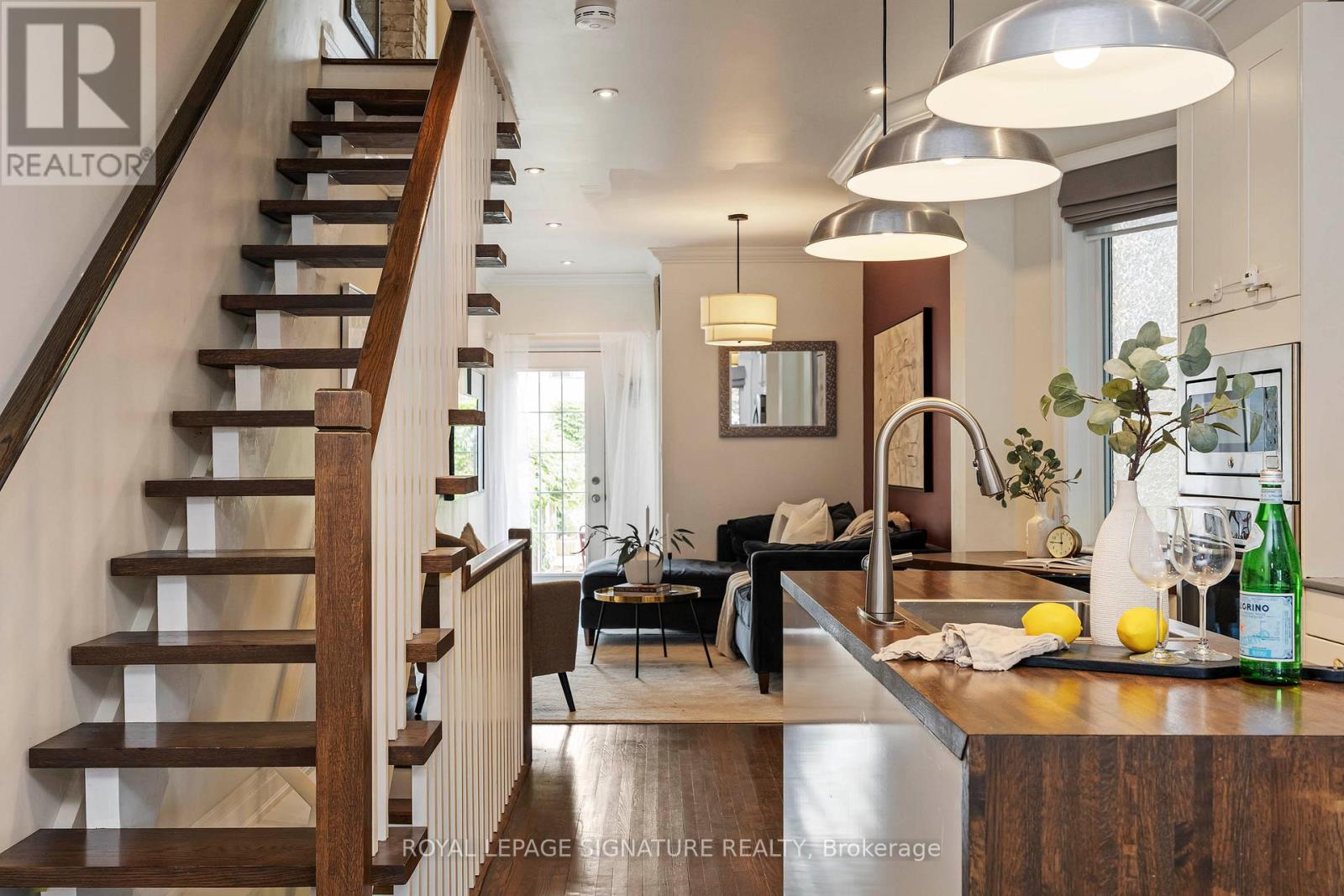 174 Yarmouth Road, Toronto, Ontario  M6G 1X4 - Photo 15 - W13458676