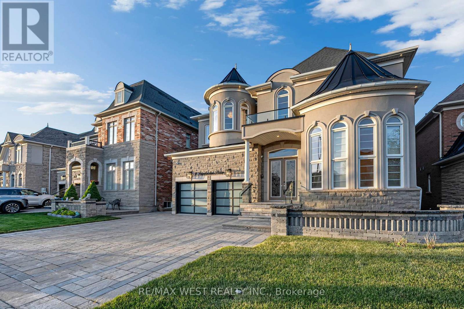 9 Interlacken Drive, Brampton, Ontario  L6X 0Y1 - Photo 4 - W13458704