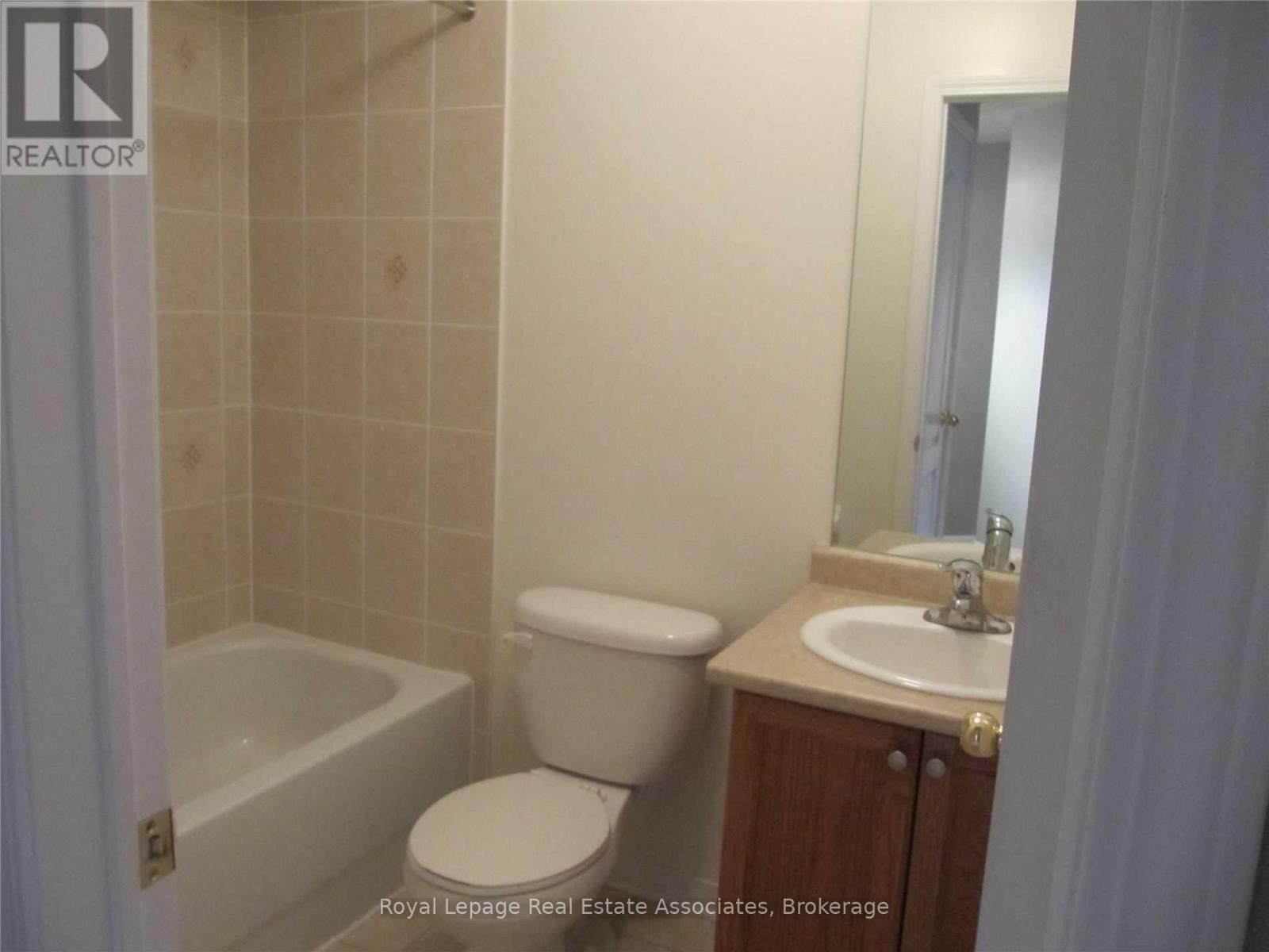 5749 Retreat Street, Mississauga, Ontario  L5R 0B5 - Photo 9 - W13415710