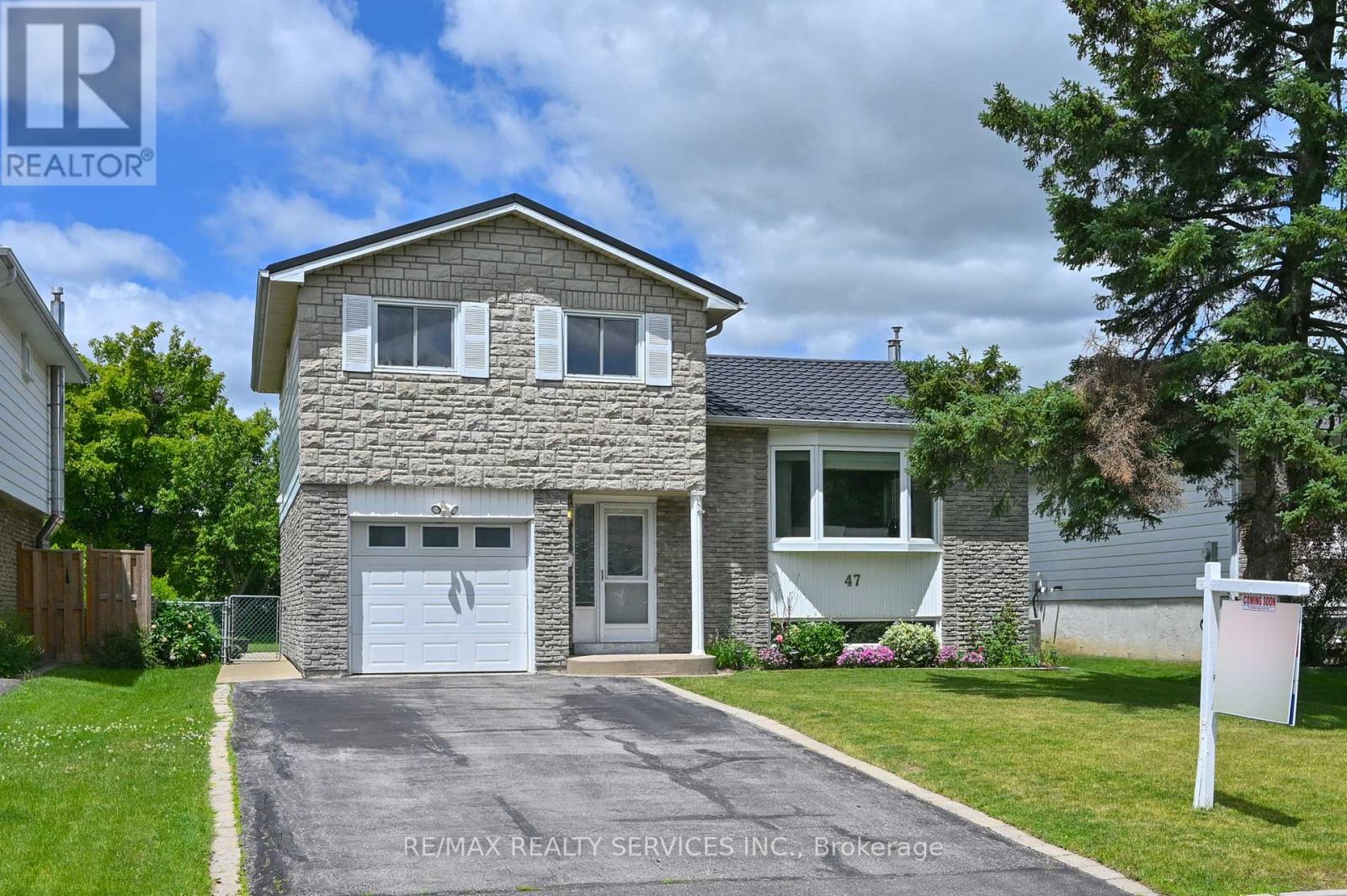 47 GRASSINGTON CRESCENT, Brampton, Ontario