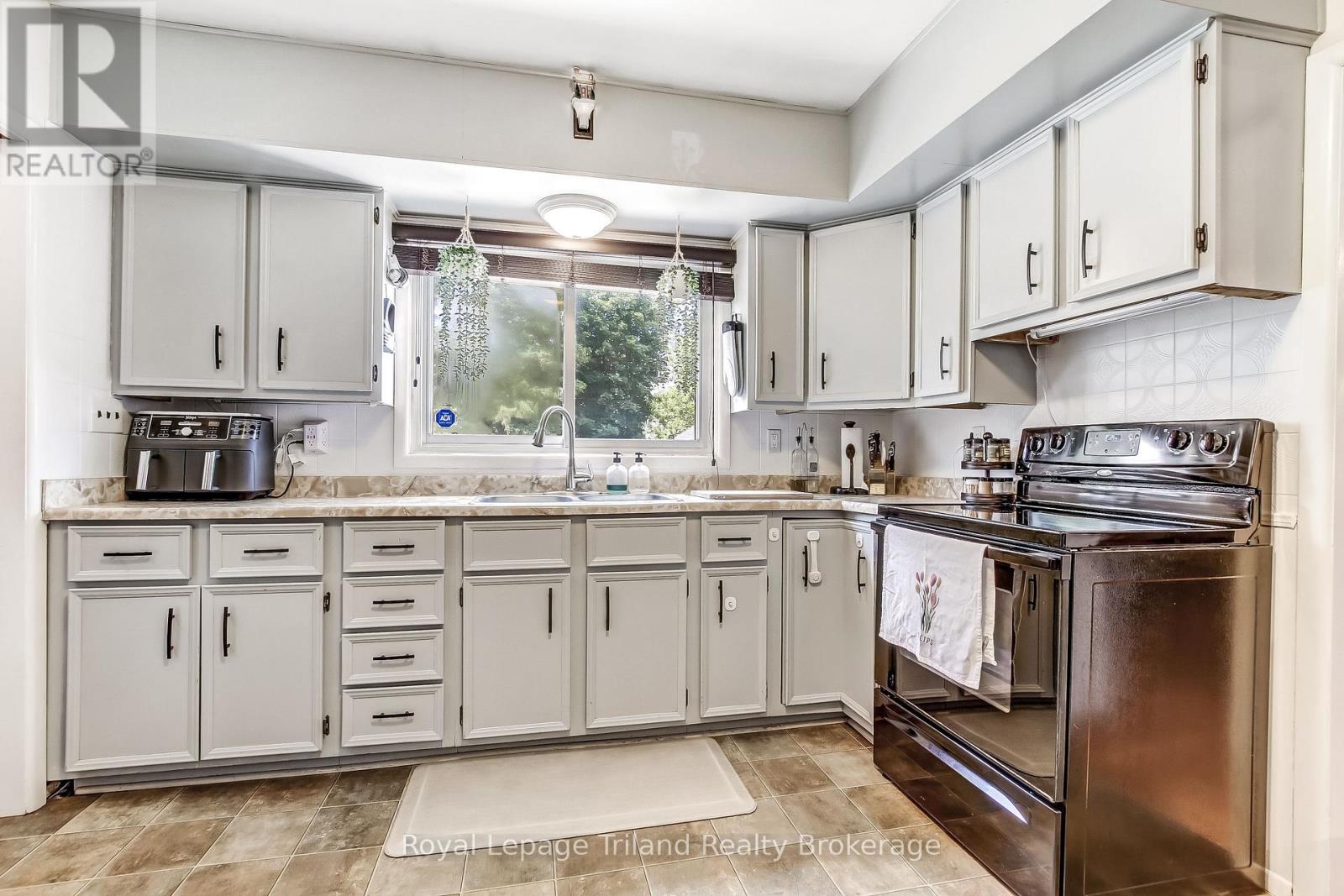 789 Gladstone Drive, Woodstock, Ontario  N4S 5T3 - Photo 18 - X13458632