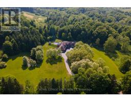 814 BINKLEY ROAD, Hamilton, Ontario