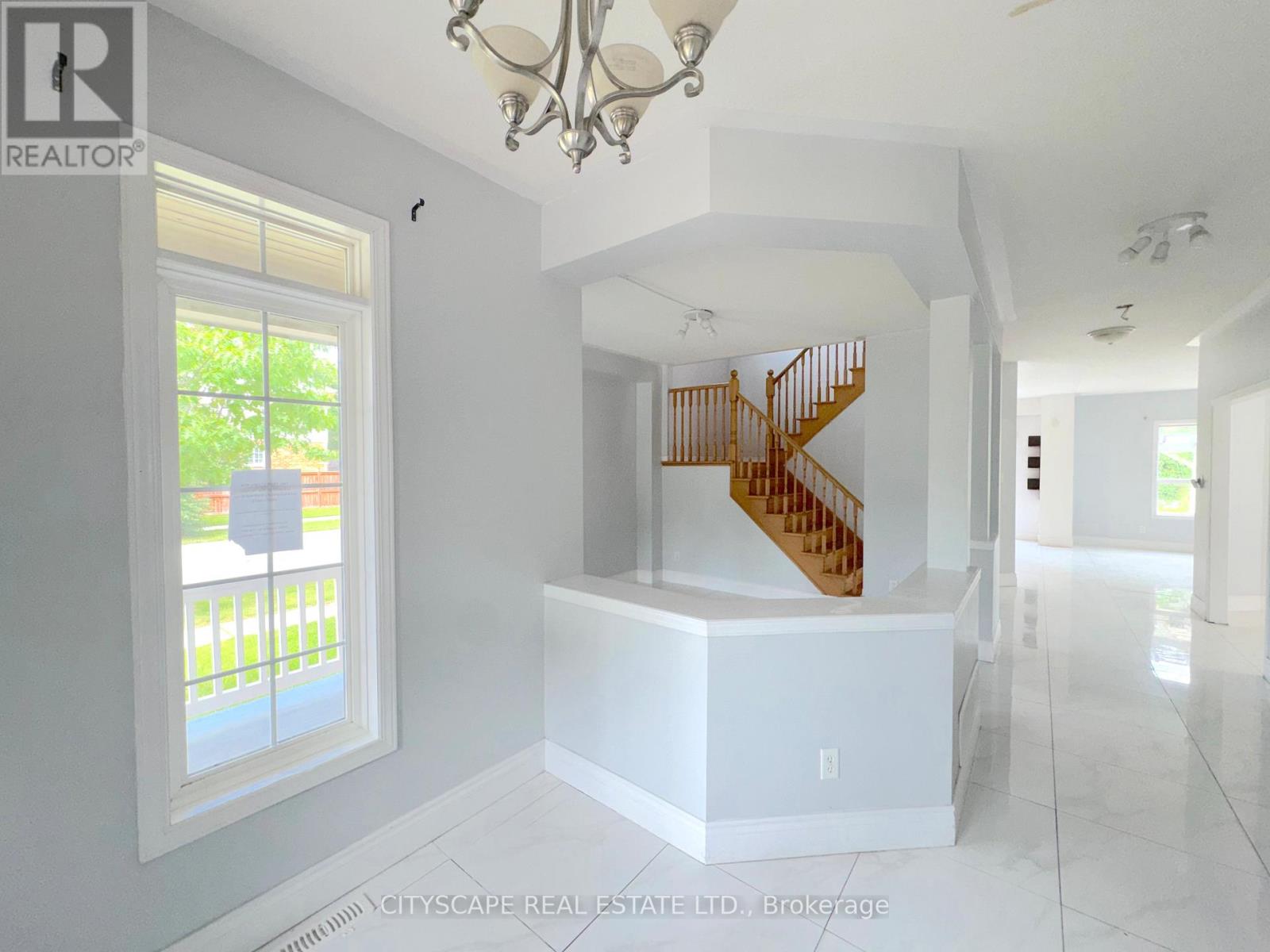 211 Sims Estate Drive, Kitchener, Ontario  N2A 4L2 - Photo 6 - X13456354
