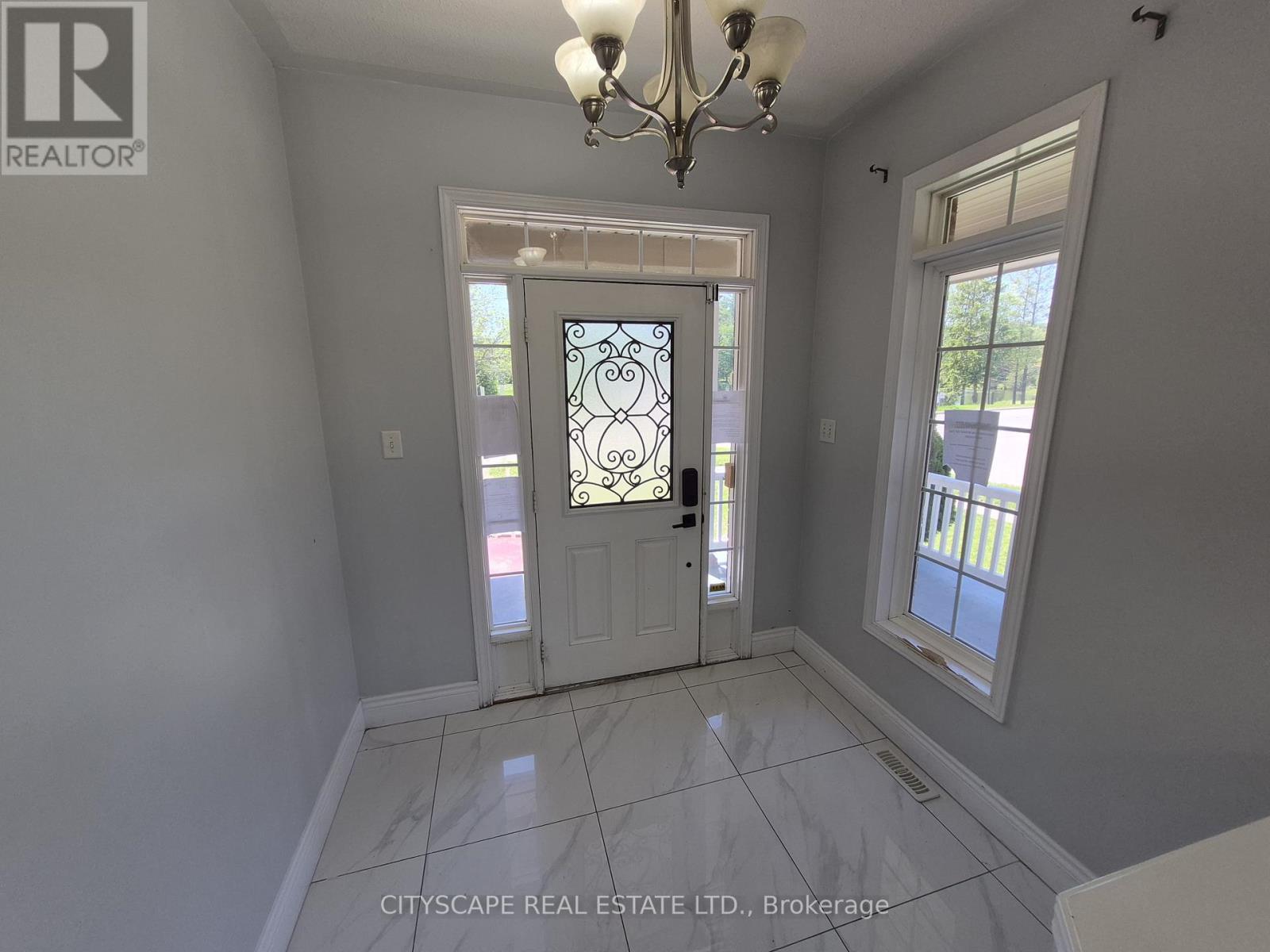 211 Sims Estate Drive, Kitchener, Ontario  N2A 4L2 - Photo 5 - X13456354