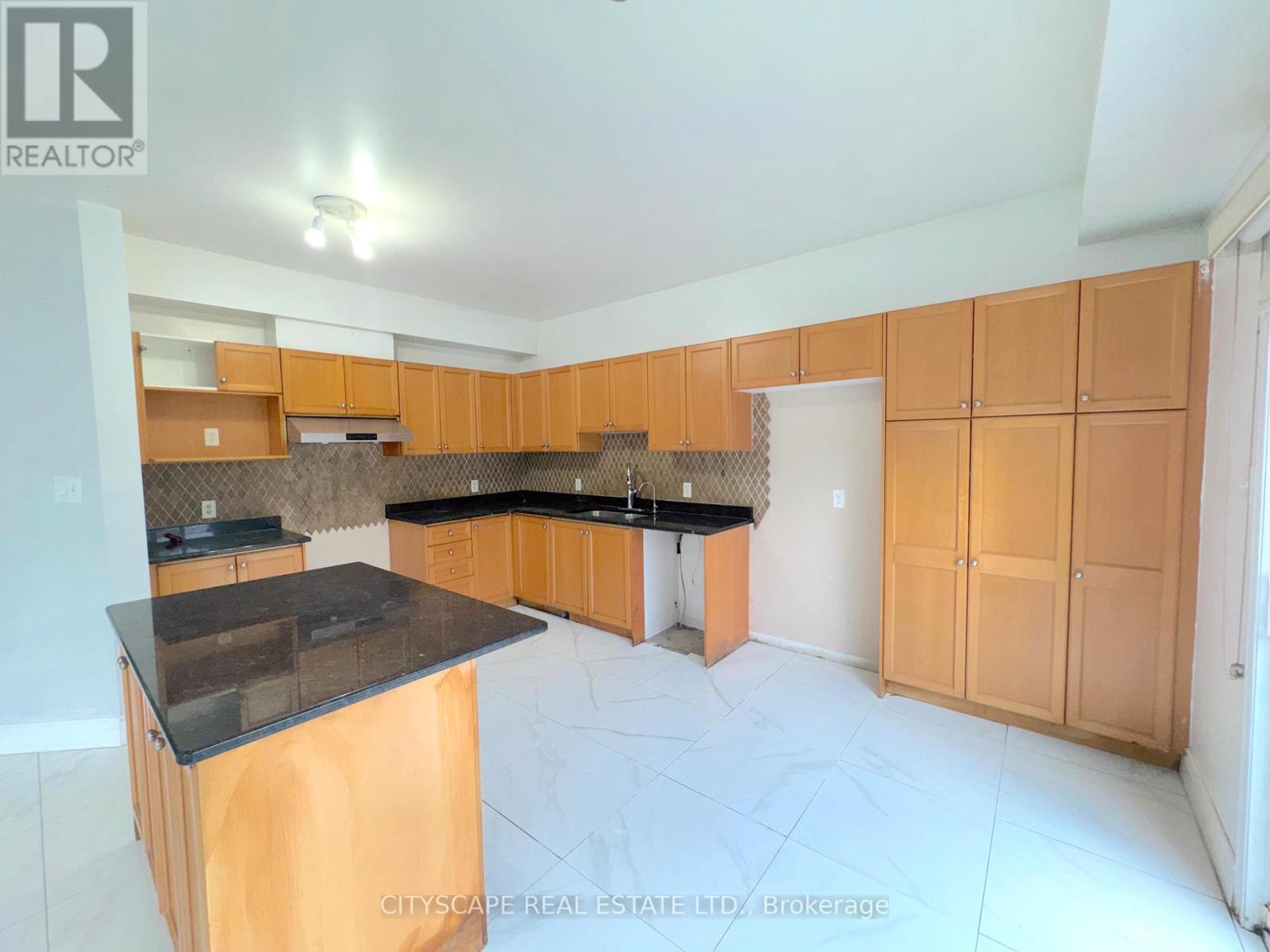 211 Sims Estate Drive, Kitchener, Ontario  N2A 4L2 - Photo 7 - X13456354