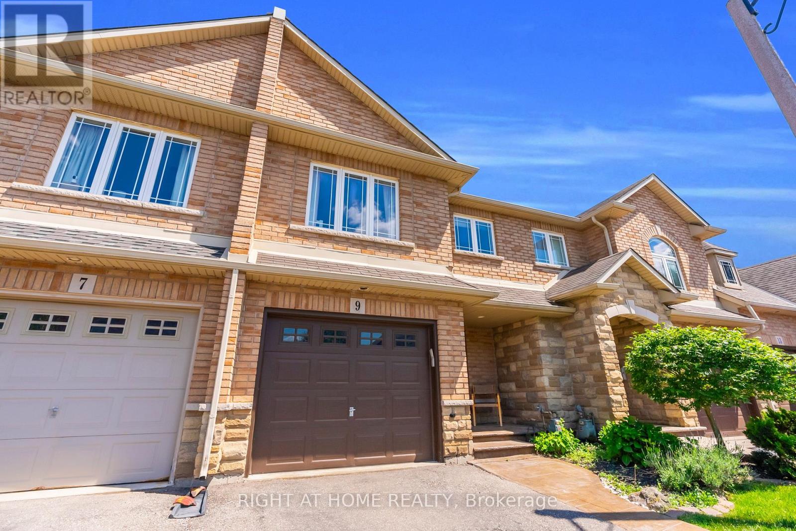 9 Periwinkle Drive, Hamilton, Ontario  L0R 1P0 - Photo 5 - X13453992