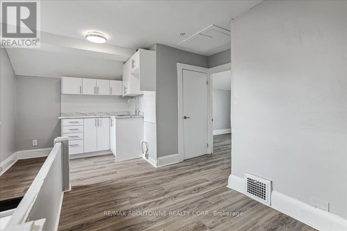 18 Linwood Street, St. Catharines, Ontario  L2R 1H3 - Photo 13 - X13458518