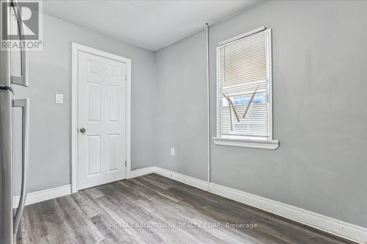 18 Linwood Street, St. Catharines, Ontario  L2R 1H3 - Photo 10 - X13458518