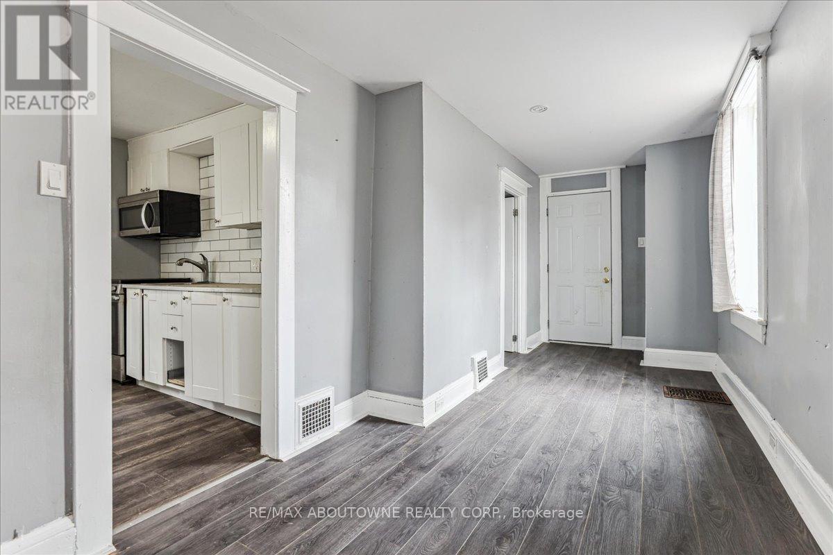 18 Linwood Street, St. Catharines, Ontario  L2R 1H3 - Photo 6 - X13458518