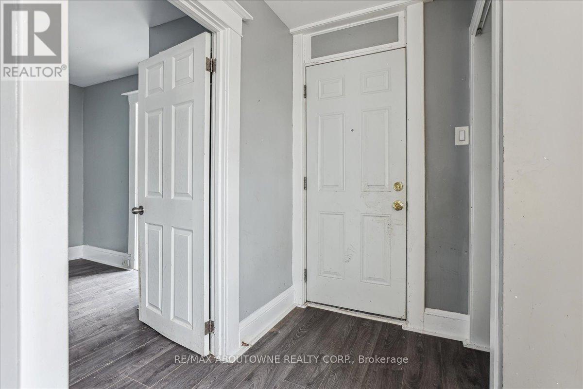 18 Linwood Street, St. Catharines, Ontario  L2R 1H3 - Photo 5 - X13458518