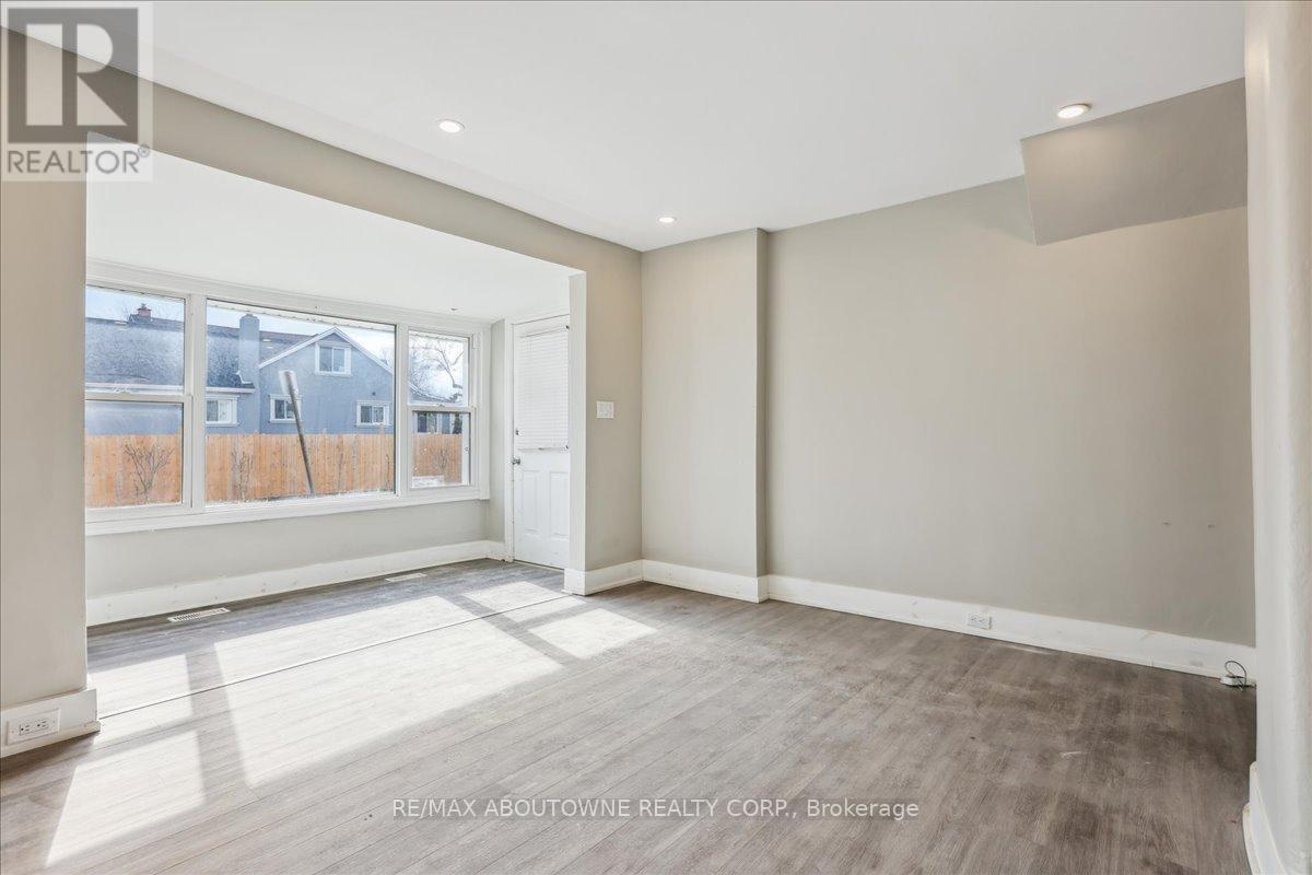 19 Seneca Street, St. Catharines, Ontario  L2R 2V1 - Photo 6 - X13458532