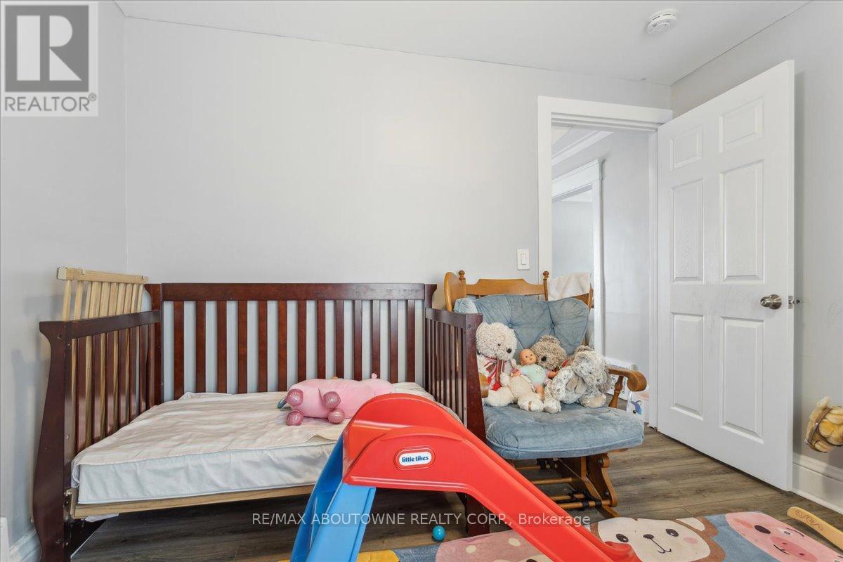 26 Vine Street, St. Catharines, Ontario  L2M 4T2 - Photo 14 - X13458552