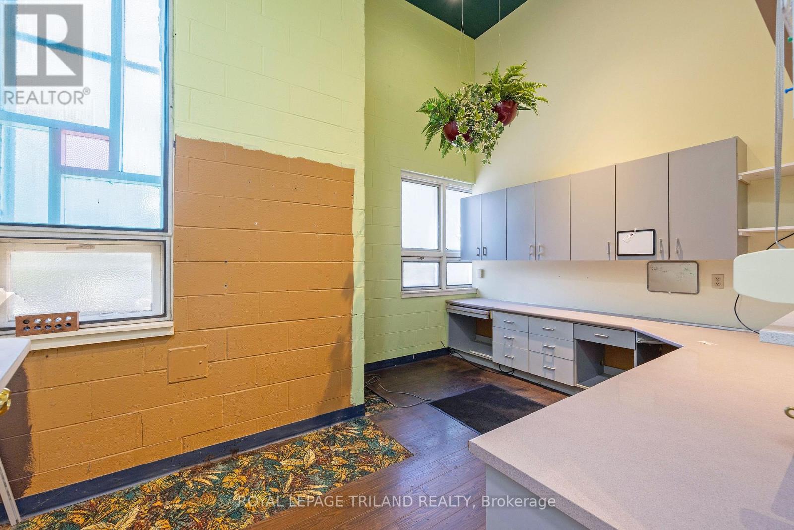 170 Wellington Street W, St. Thomas, Ontario  N5R 2S1 - Photo 13 - X12780748