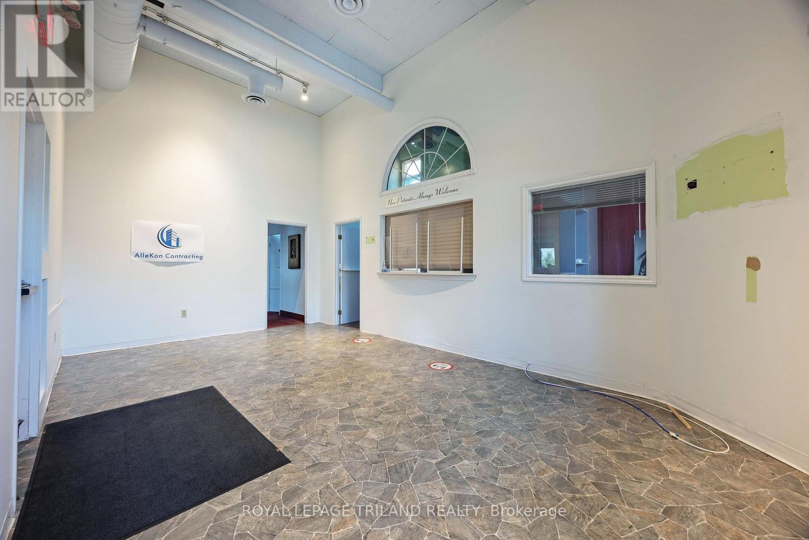170 Wellington Street W, St. Thomas, Ontario  N5R 2S1 - Photo 8 - X12780748