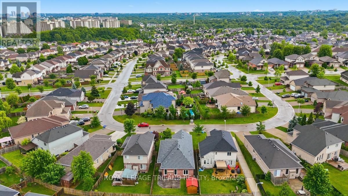 989 Roulston Crescent, London North, Ontario  N6H 0E8 - Photo 41 - X13458184