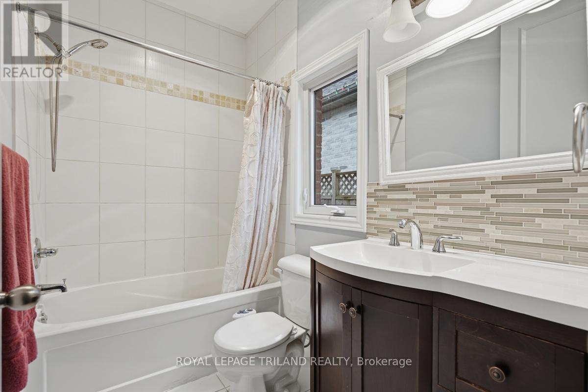 989 Roulston Crescent, London North, Ontario  N6H 0E8 - Photo 20 - X13458184