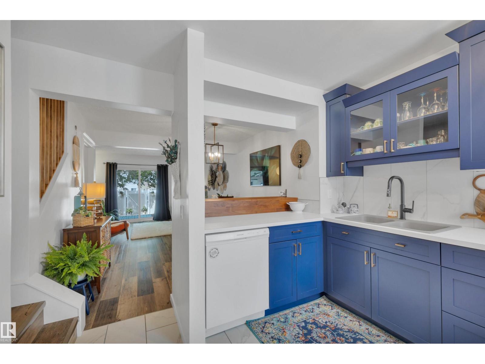 #44 2024 57 ST NW, Edmonton, Alberta