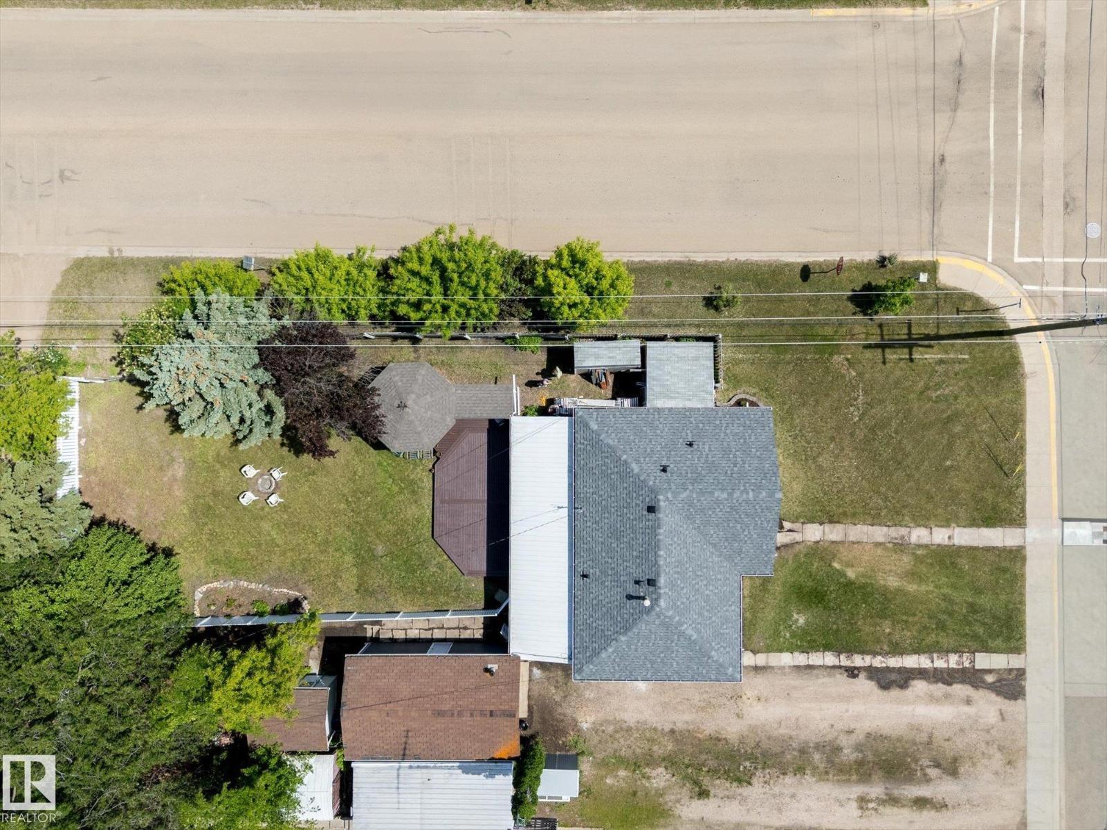 4702 54 A Av, Vegreville, Alberta  T9C 1G2 - Photo 3 - E4494079
