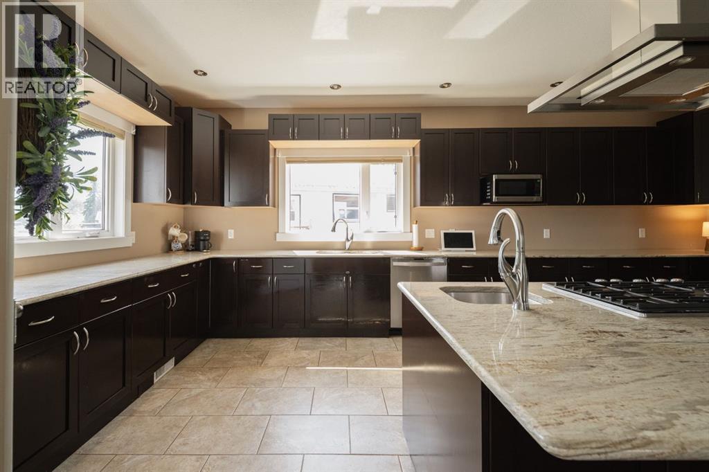 336 Ermine Crescent, Fort Mcmurray, Alberta  T9H 4M6 - Photo 9 - A2316705