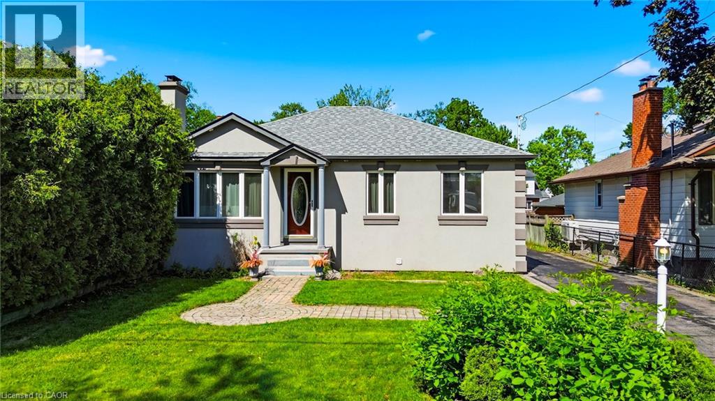 253 MAURICE Drive, Oakville, Ontario