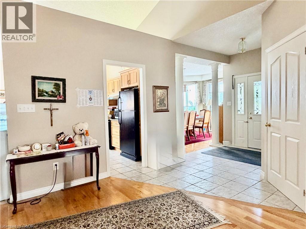 765 Chesapeake Drive, Waterloo, Ontario  N2K 4G3 - Photo 8 - 40840984