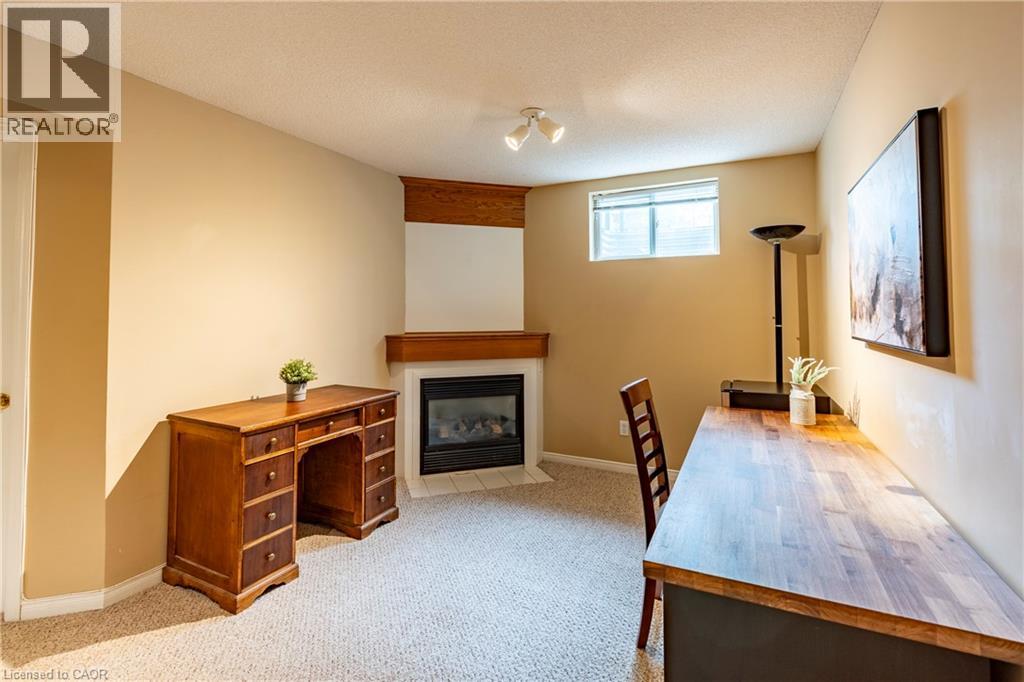 230 Blackhorne Drive Unit# 24, Kitchener, Ontario  N2E 1Z4 - Photo 5 - 40836450