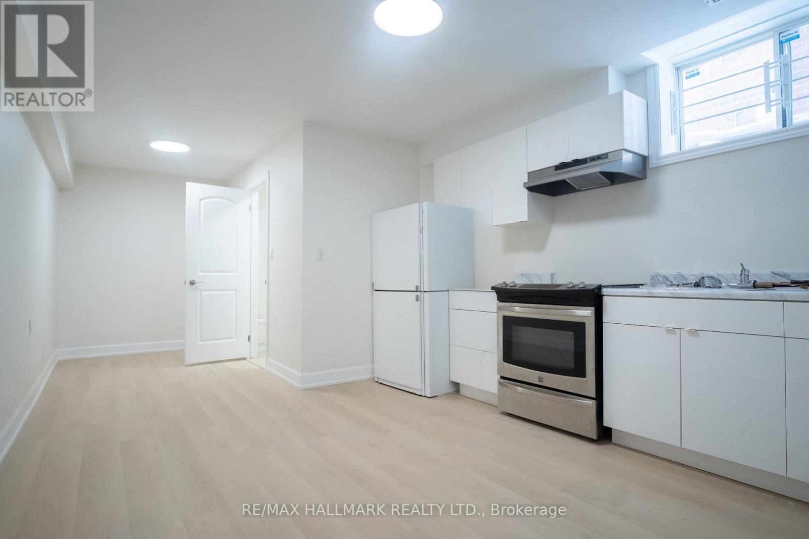 BASEMENT 1 - 118 FAIRHOLME AVENUE, Toronto, Ontario