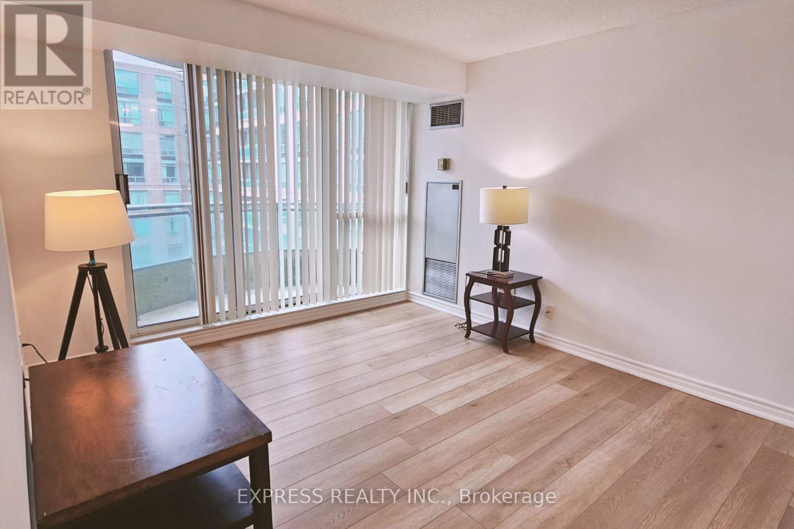 900 - 8 Pemberton Avenue, Toronto, Ontario  M2M 1Y1 - Photo 10 - C13460762