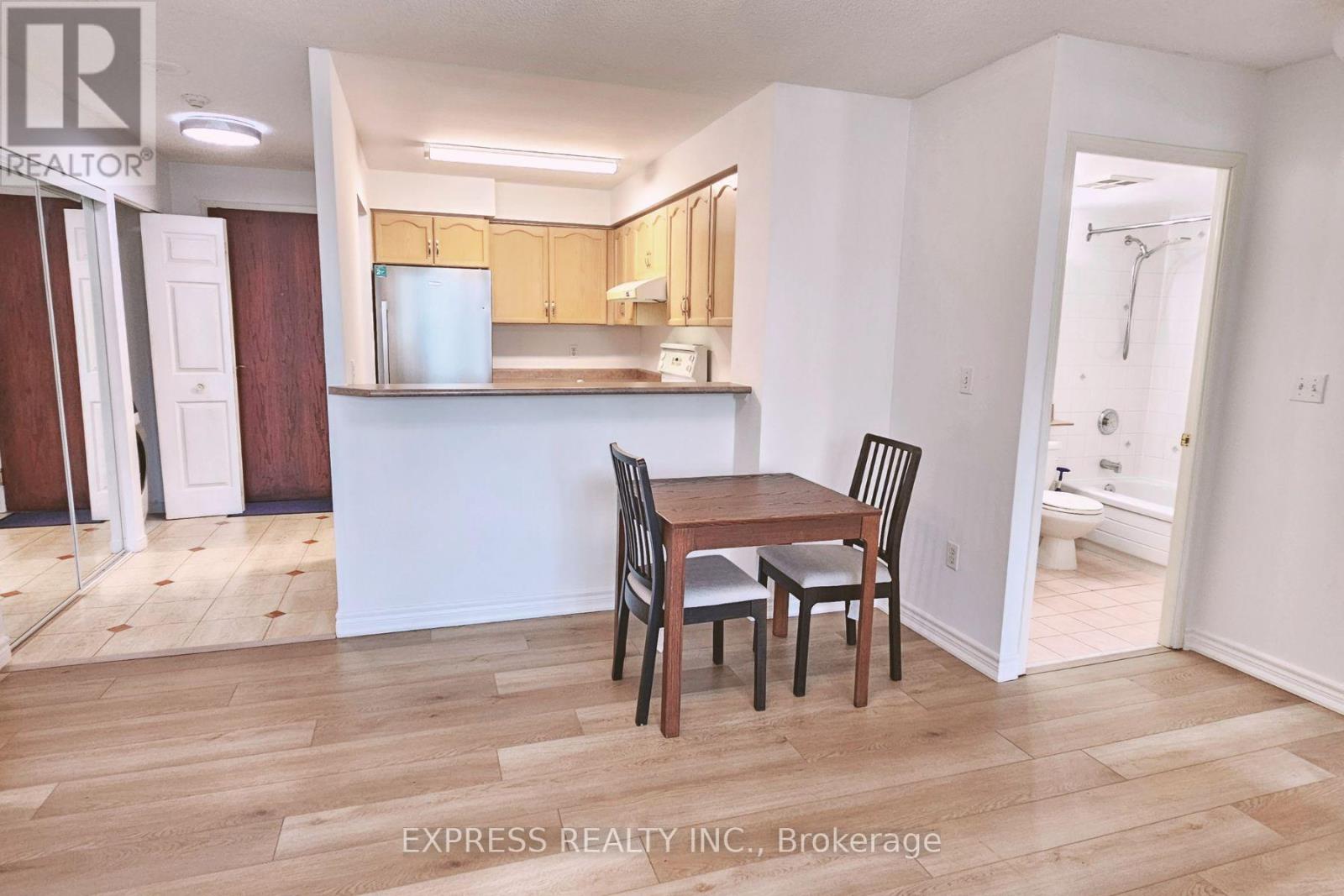 900 - 8 Pemberton Avenue, Toronto, Ontario  M2M 1Y1 - Photo 12 - C13460762