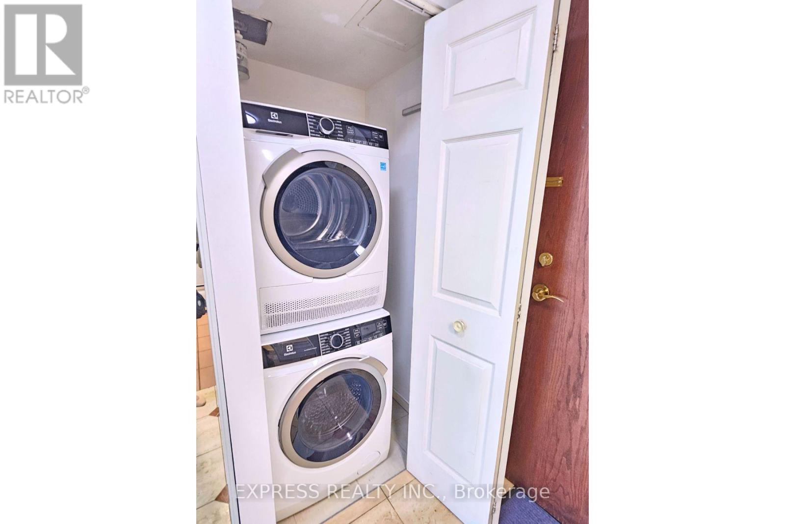 900 - 8 Pemberton Avenue, Toronto, Ontario  M2M 1Y1 - Photo 25 - C13460762