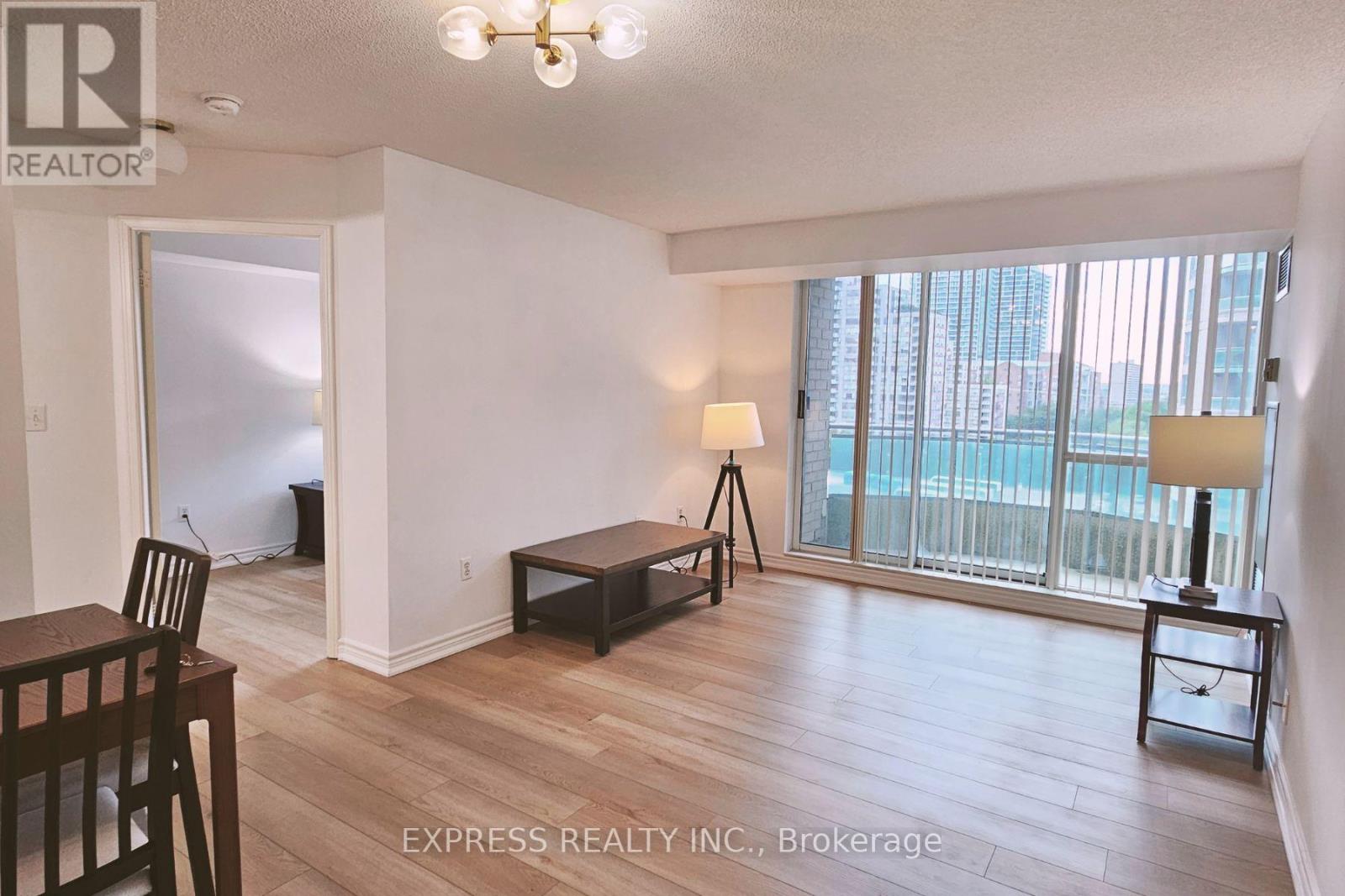 900 - 8 Pemberton Avenue, Toronto, Ontario  M2M 1Y1 - Photo 9 - C13460762