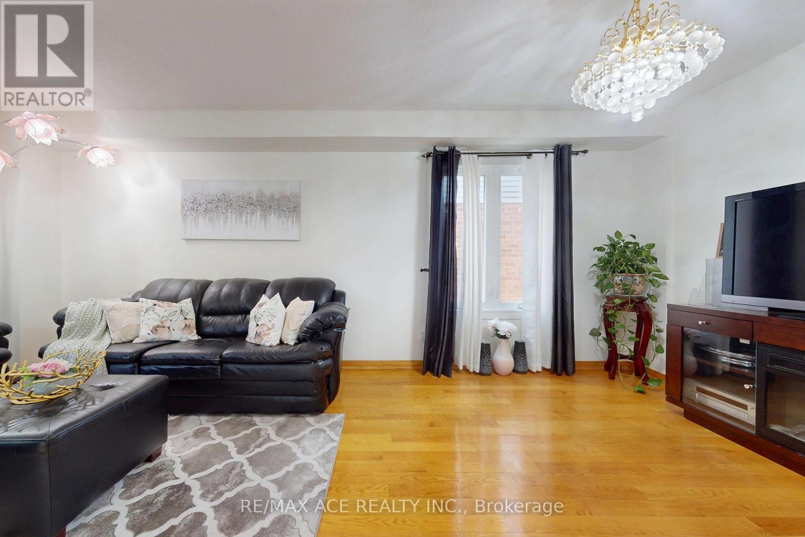 159 Heale Avenue, Toronto, Ontario  M1N 3Y2 - Photo 7 - E13460594