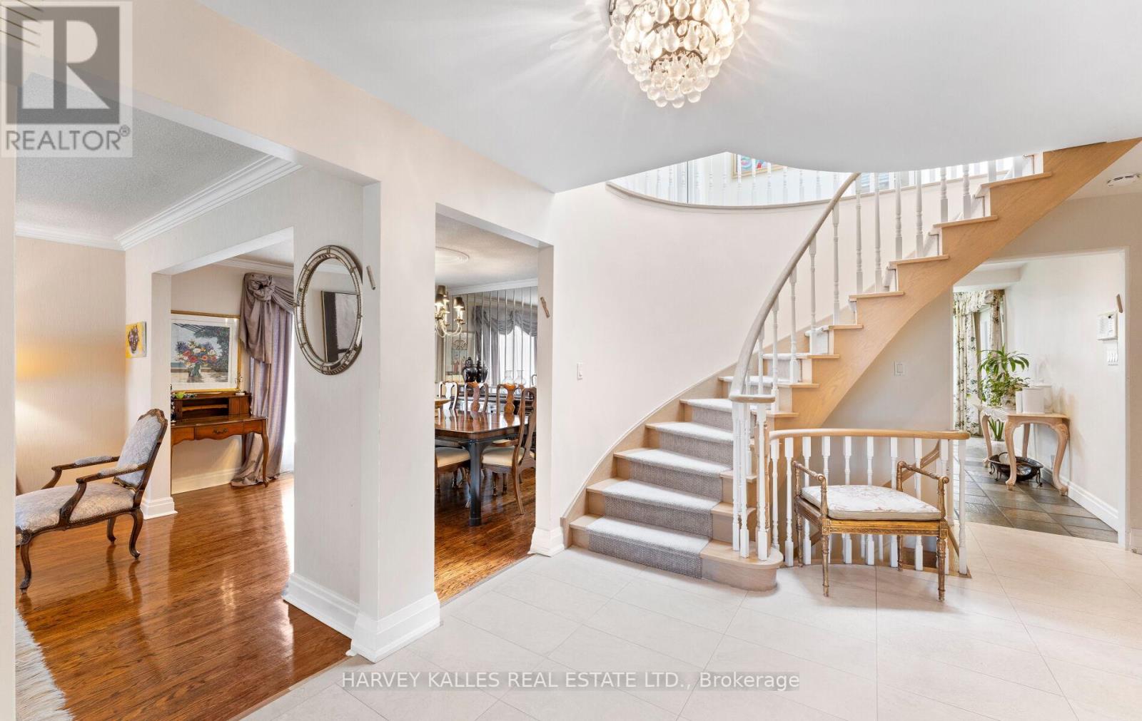 8 Granada Court, Markham, Ontario  L3T 4V4 - Photo 5 - N13460410