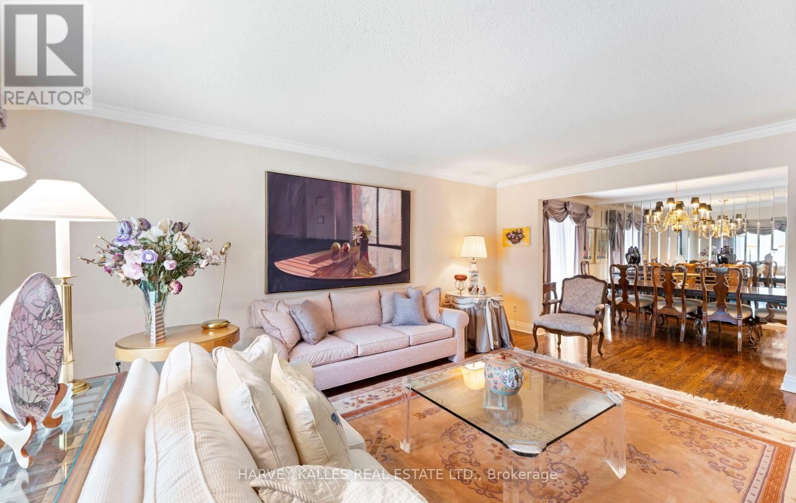 8 Granada Court, Markham, Ontario  L3T 4V4 - Photo 7 - N13460410