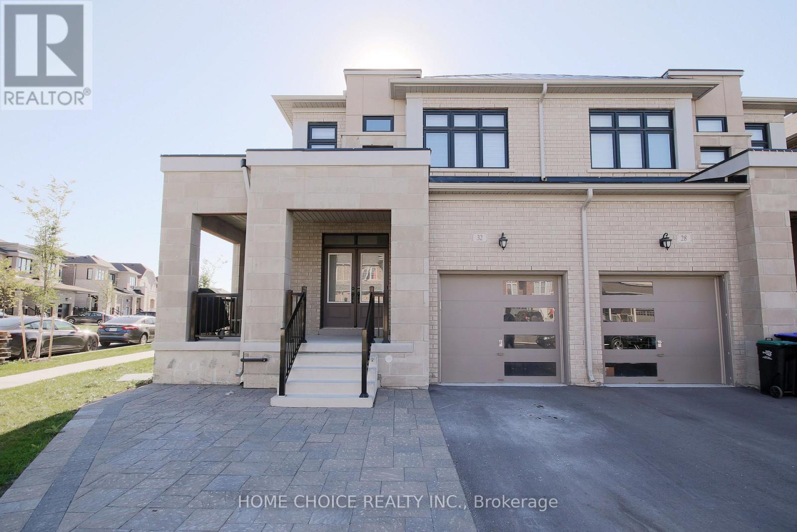 32 FERRAGINE CRESCENT, Bradford West Gwillimbury, Ontario
