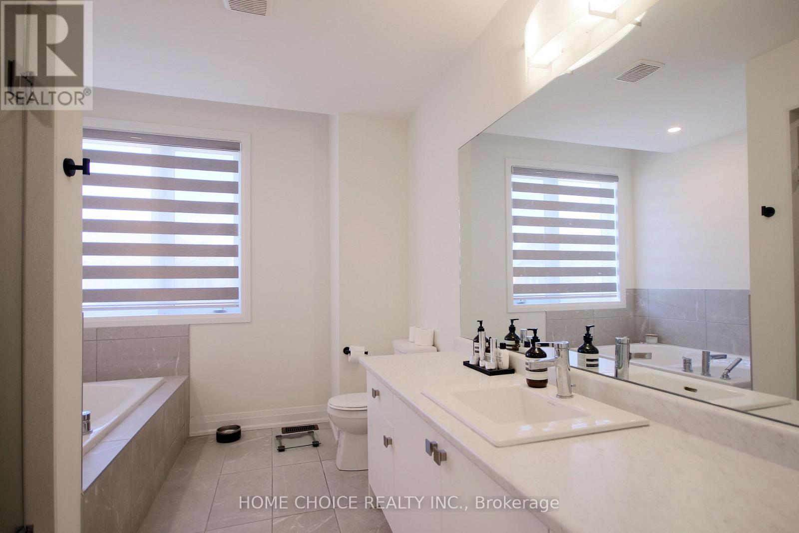 32 Ferragine Crescent, Bradford West Gwillimbury, Ontario  L3Z 2A6 - Photo 22 - N13460454