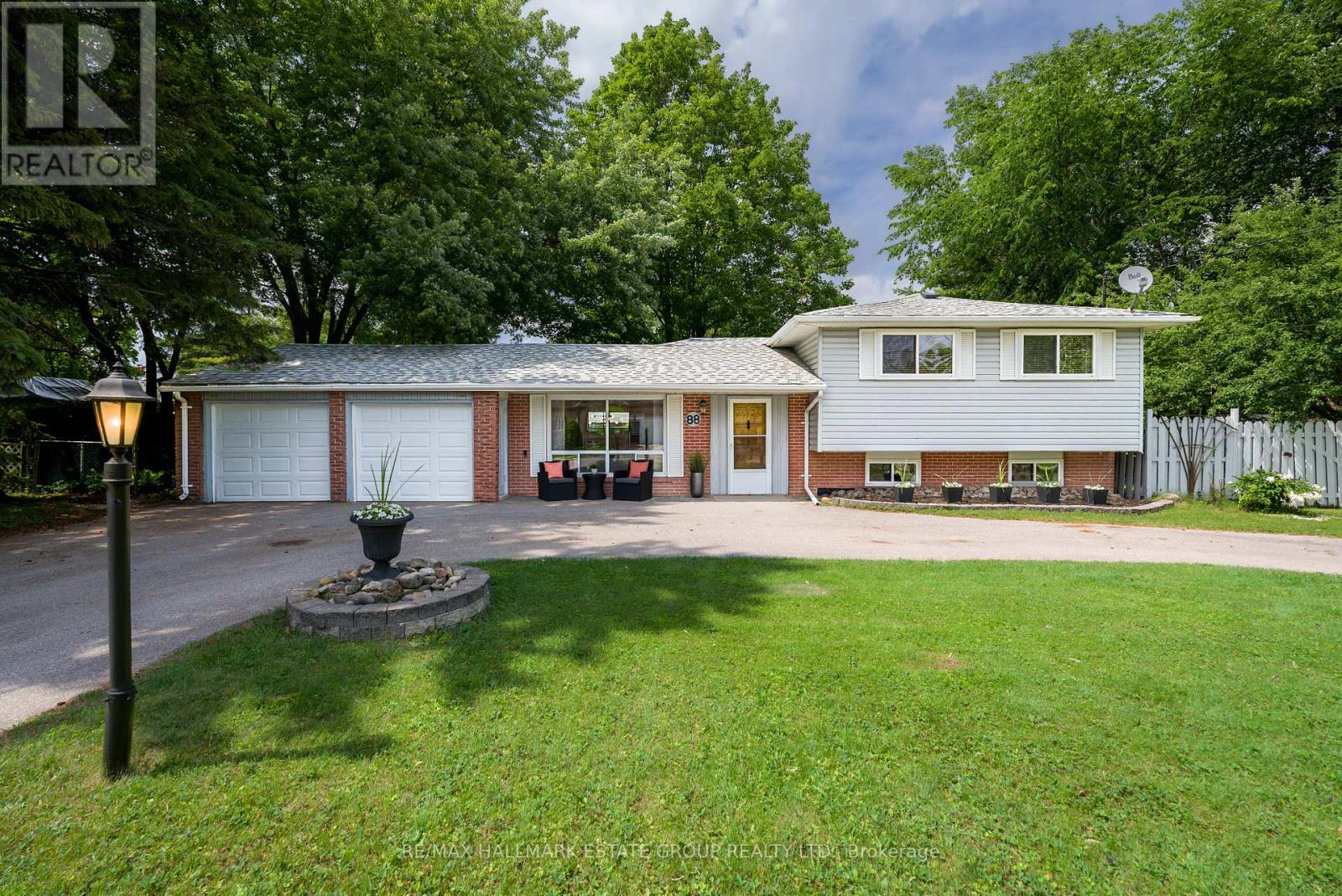 88 LAKELAND CRESCENT, Richmond Hill, Ontario