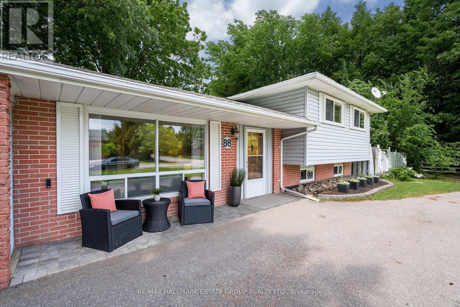 88 Lakeland Crescent, Richmond Hill, Ontario  L4E 2Z9 - Photo 2 - N13460484