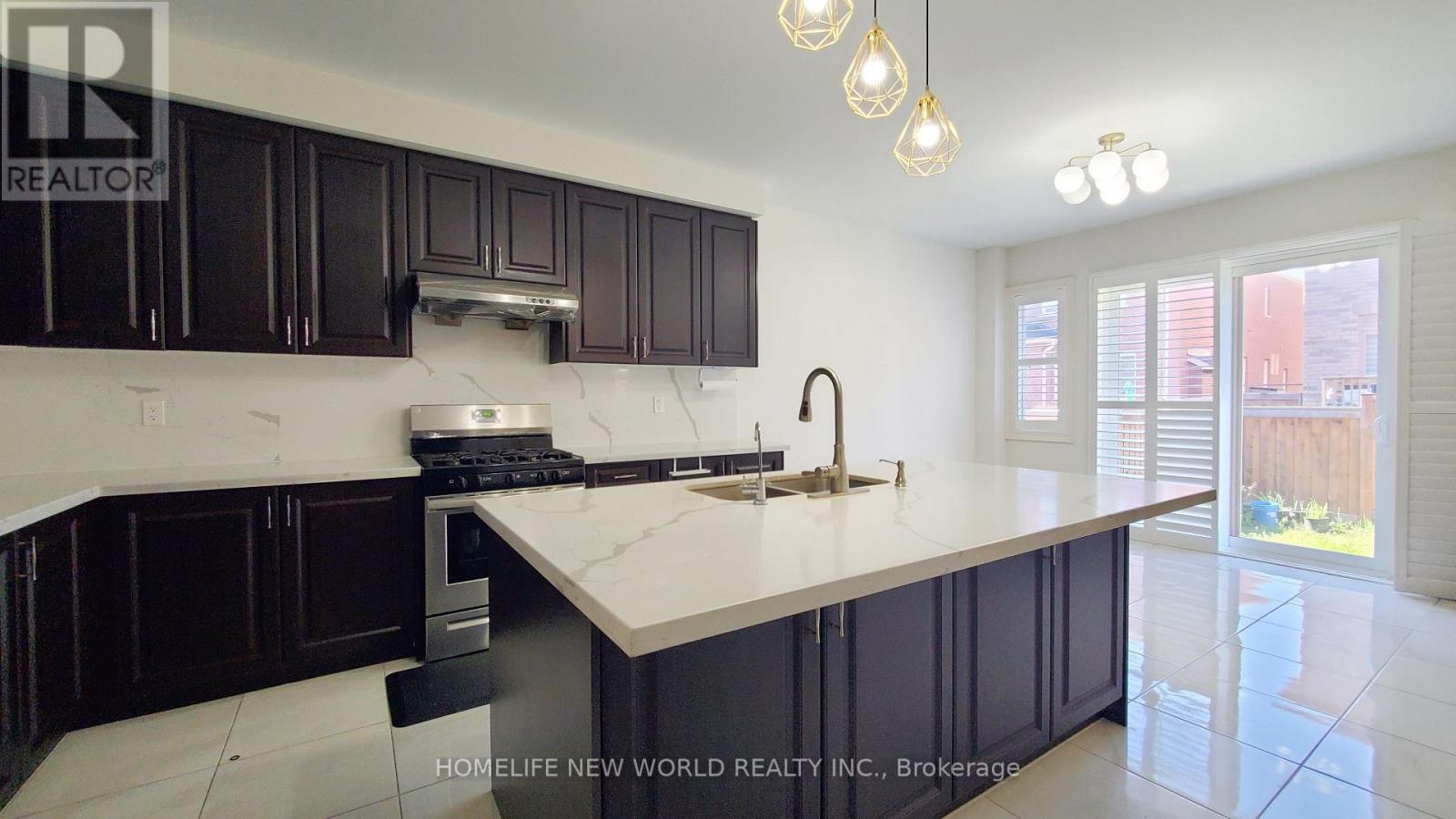 28 Fallharvest Way, Whitchurch-Stouffville, Ontario  L4A 4V8 - Photo 9 - N13460590