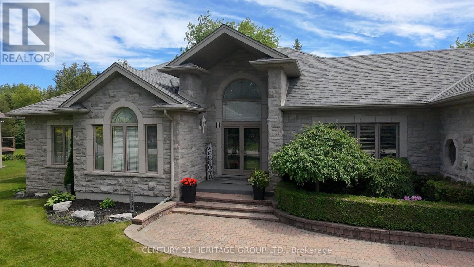 49 Shore Crescent, Georgina, Ontario L0E 1S0 - Photo 2 - N13460648