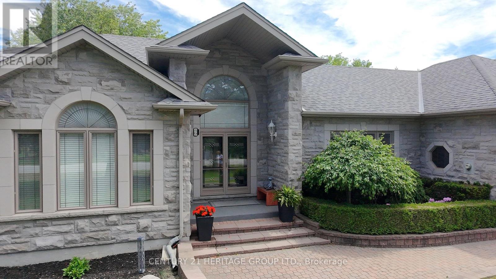 49 Shore Crescent, Georgina, Ontario L0E 1S0 - Photo 3 - N13460648